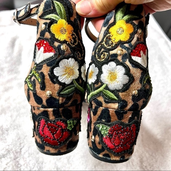 Steve Madden Inca Leopard Multi Embroidered Ankle Strap Heels woman’s size 7.5 - Picture 8 of 11